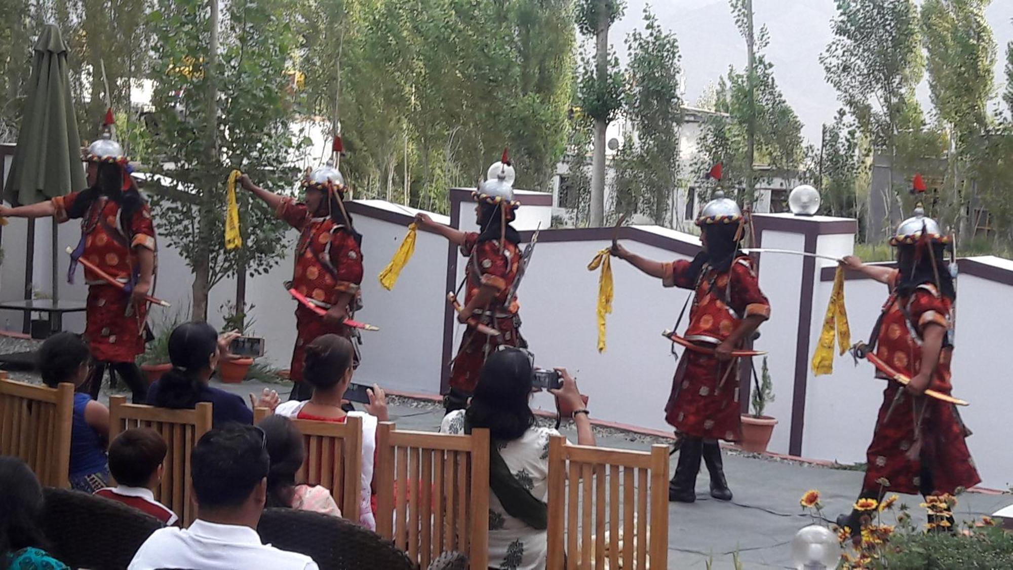 Hotel Lhalingkha Leh Dış mekan fotoğraf